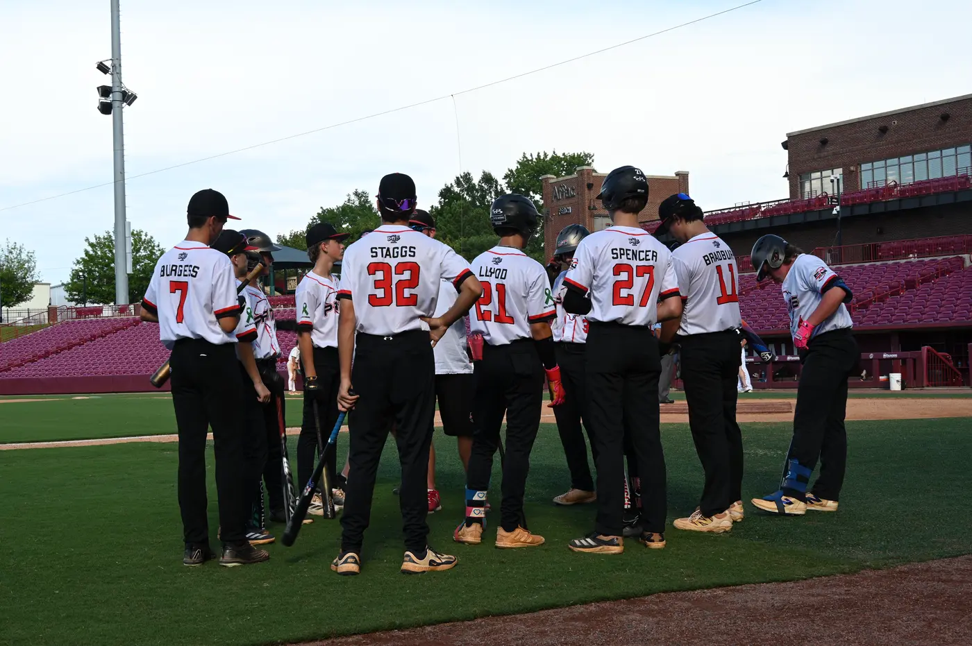 5G Prime National players gathered on the field